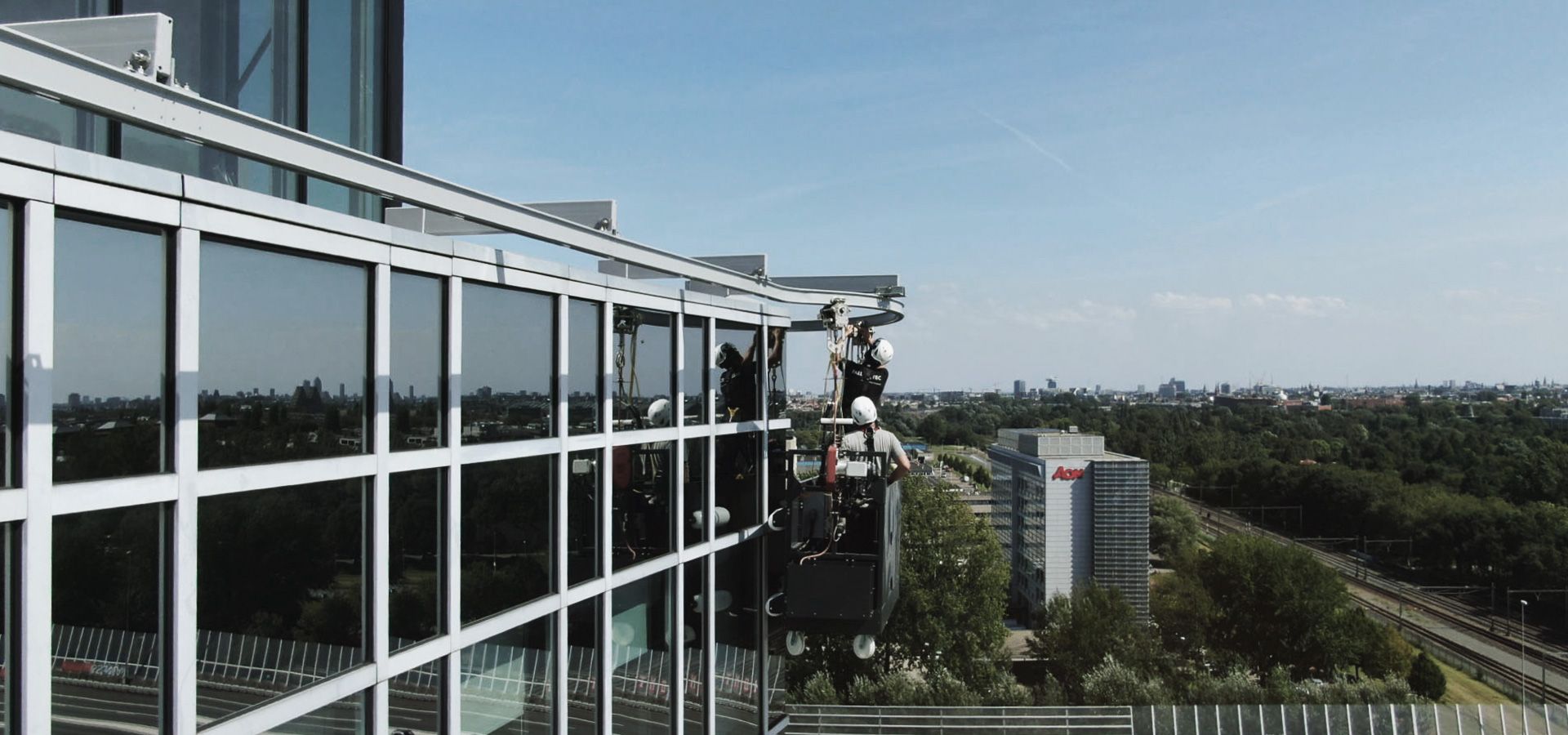 Ropeclimber 2 person cradle on an architectural building