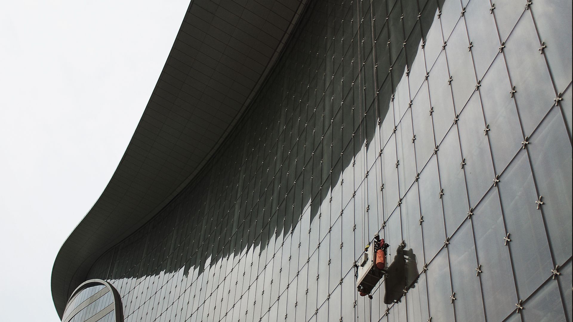 RopeClimber suspended scaffold at Tianjin International Convention Center