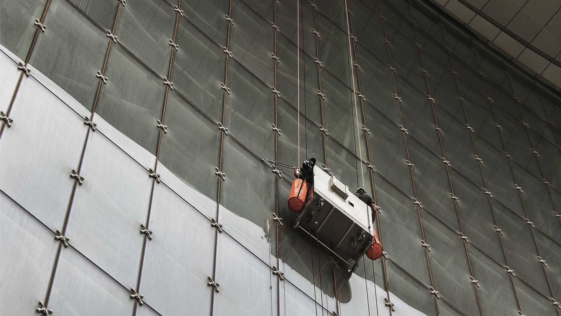 RopeClimber suspended scaffold at Tianjin International Convention Center