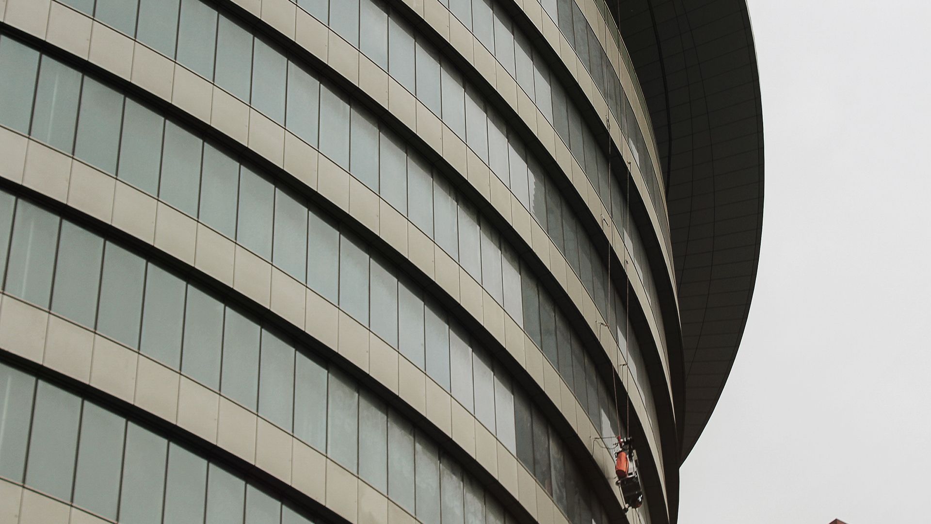 RopeClimber suspended scaffold at Tianjin International Convention Center