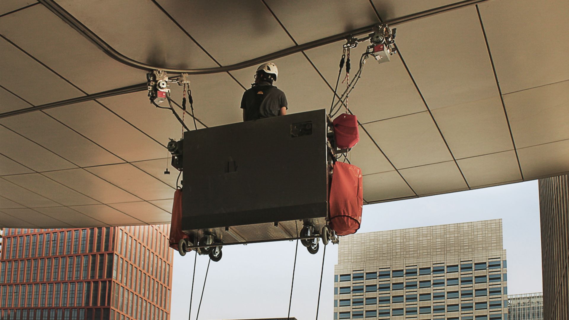 RopeClimber suspended scaffold at Tianjin International Convention Center