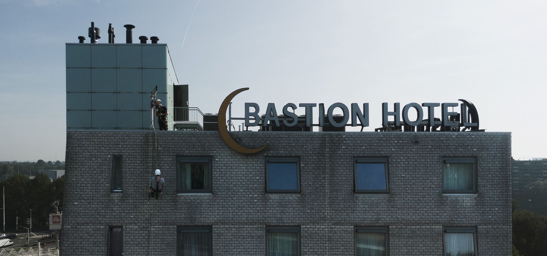 RopeClimber hoist and davit arm on an Amsterdam hotel