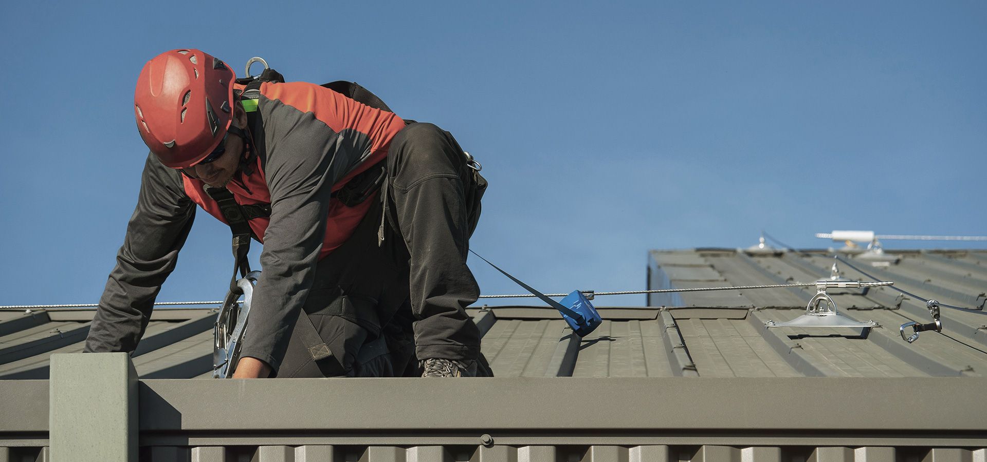 Securing a roof using a Securope cable lifeline