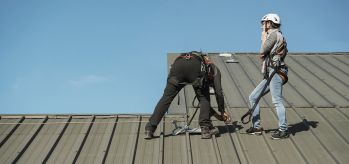 Securope lifeline on cold deck in a sports hall in Belgium